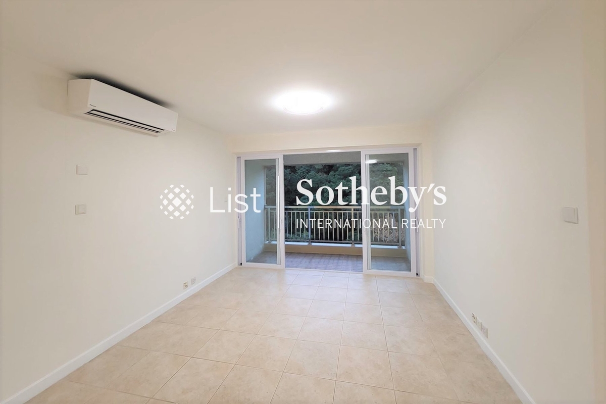 Baguio Villa 碧瑤灣 | Living and Dining Room