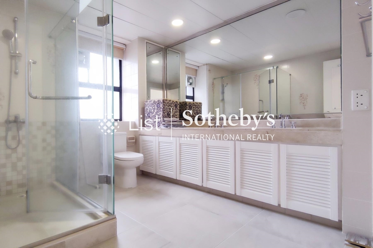 Regent On The Park 御花园 | Master Bathroom