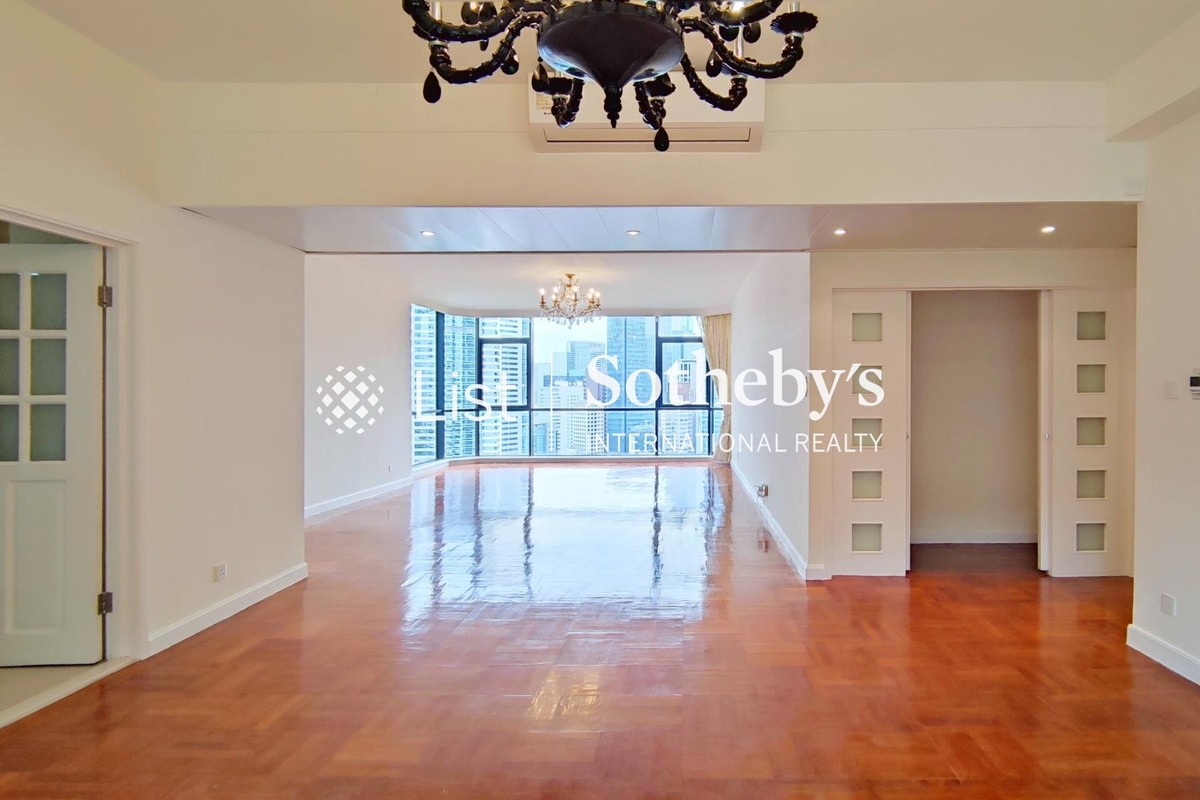 Regent On The Park 御花园 | Living and Dining Room