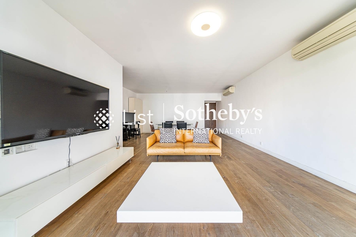 Baguio Villa 碧瑤灣 | Living and Dining Room