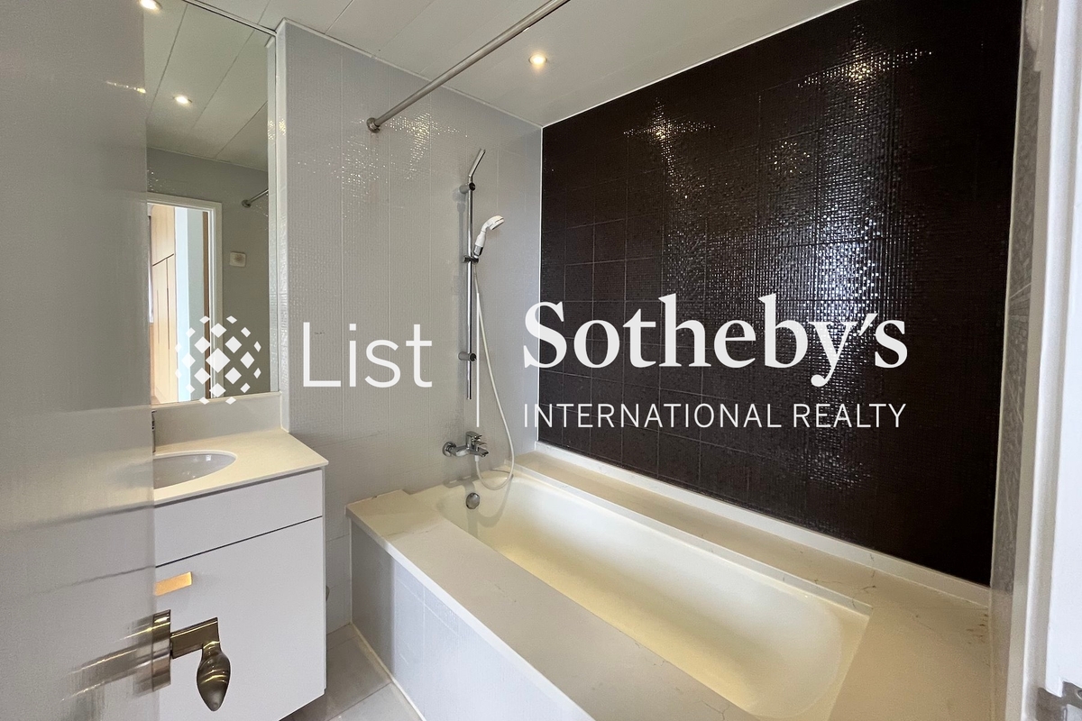 Regent On The Park 御花園 | Guest Bathroom