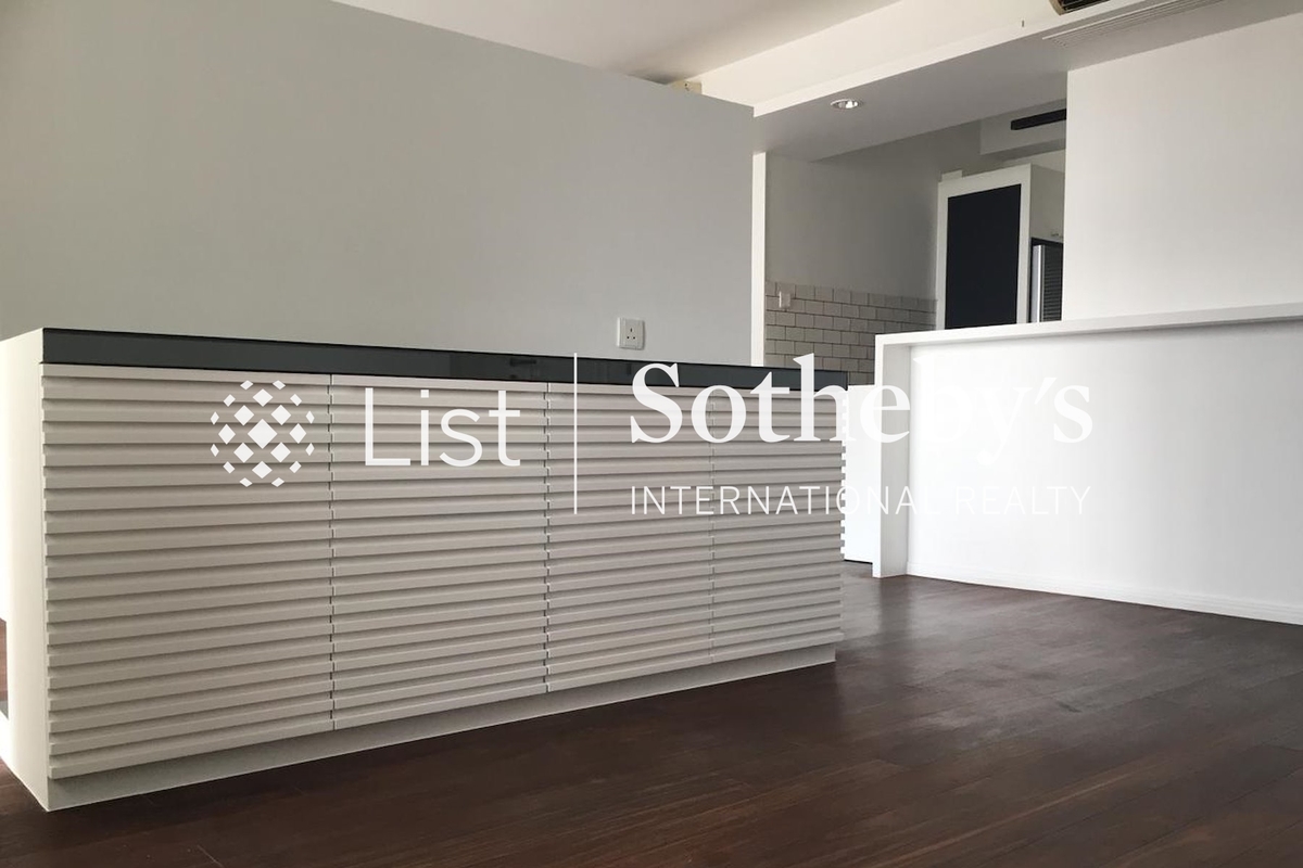 Baguio Villa 碧瑤灣 | Living and Dining Room