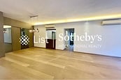 Wealthy Heights 威豪閣 | Living and Dining Room