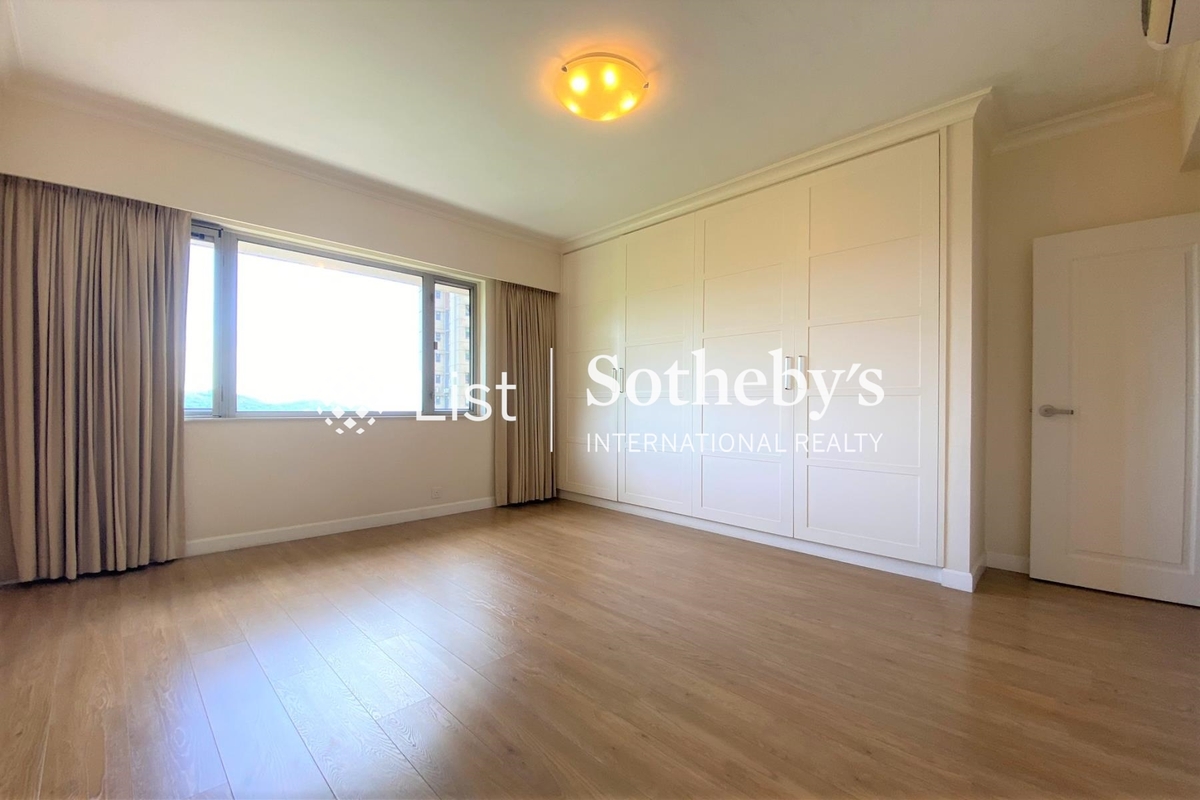 Baguio Villa 碧瑤灣 | Built-in Wardrobe in Master Bedroom