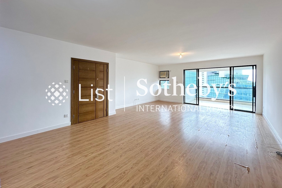 Baguio Villa 碧瑤灣 | Living and Dining Room