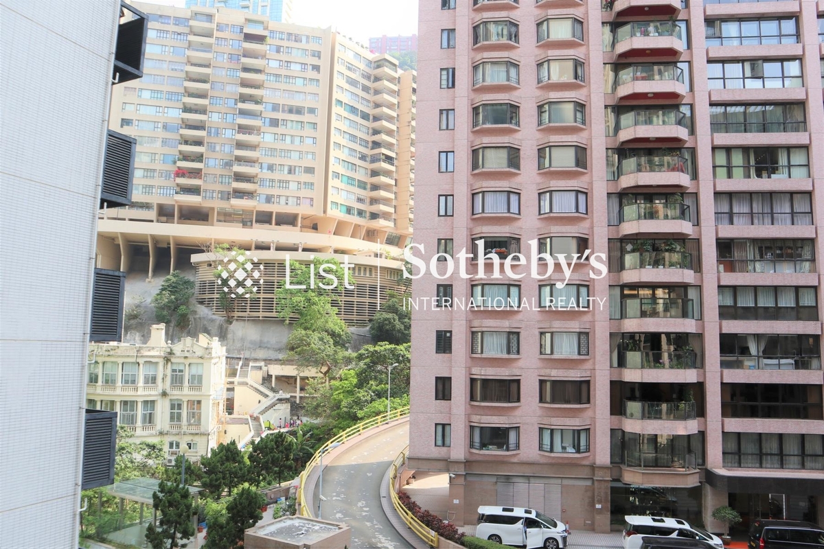 St. Louis Mansion 雨時大廈 | View from Living and Dining Room