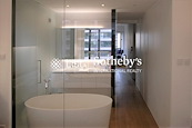 st. Louis Mansion 雨時大廈 | Master Bathroom
