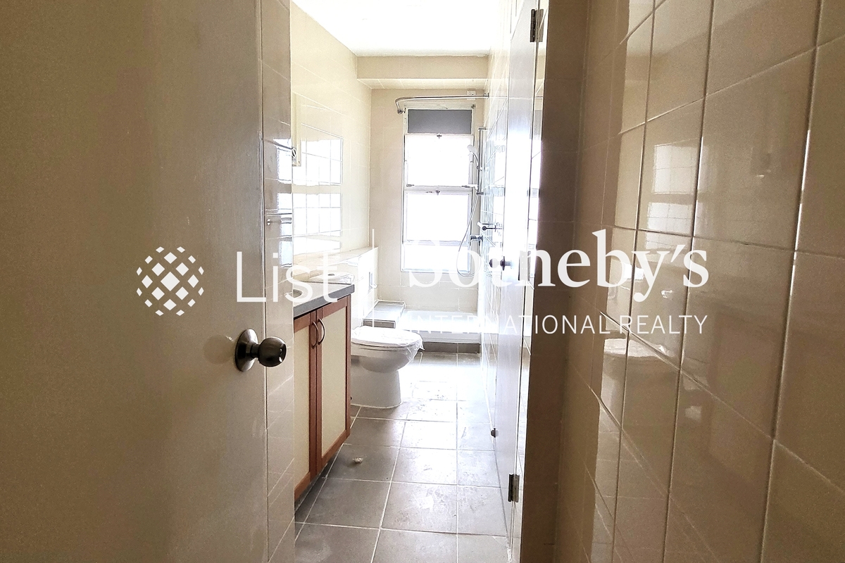 Macdonnell House 麥當奴大廈 | Second En-suite Bathroom