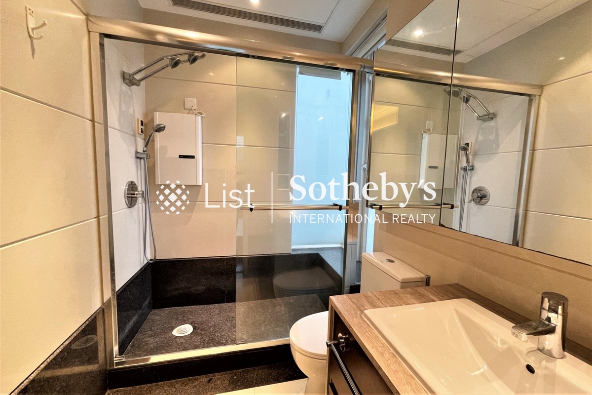 Star Crest 星域軒 | Master Bathroom