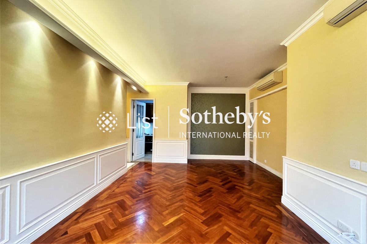 Star Crest 星域軒 | Living and Dining Room