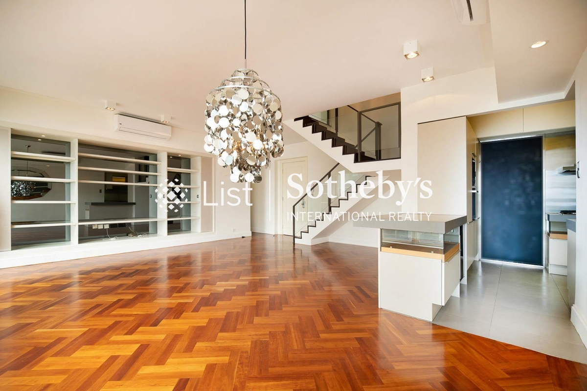 Star Crest 星域軒 | Living and Dining Room