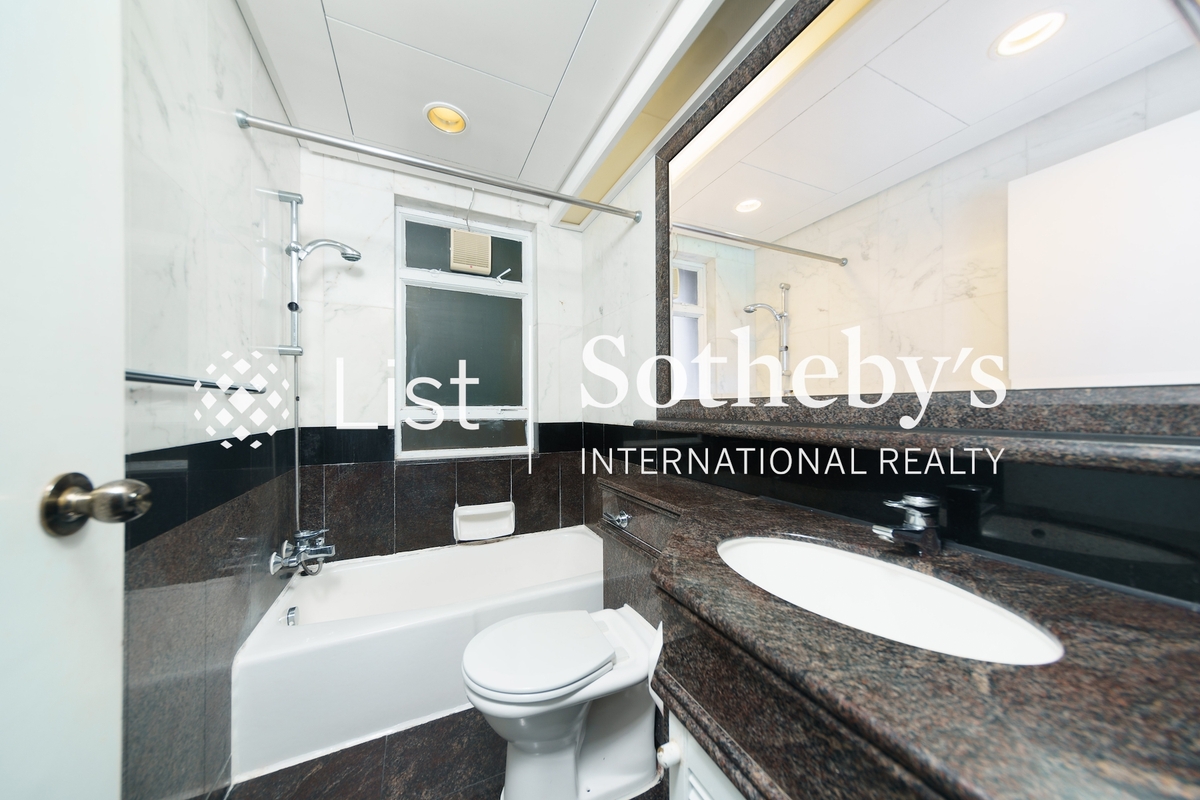 Hillsborough Court 晓峰阁 | Master Bathroom