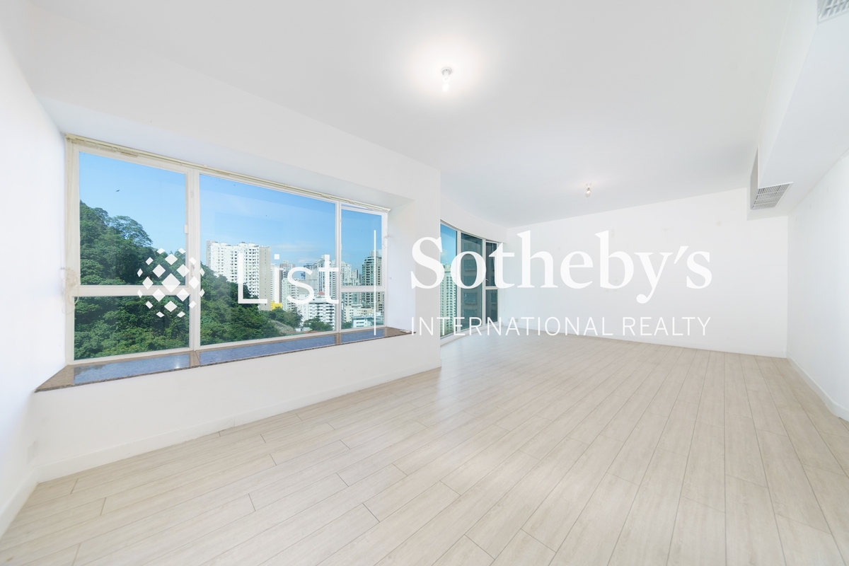 Hillsborough Court 晓峰阁 | Living and Dining Room