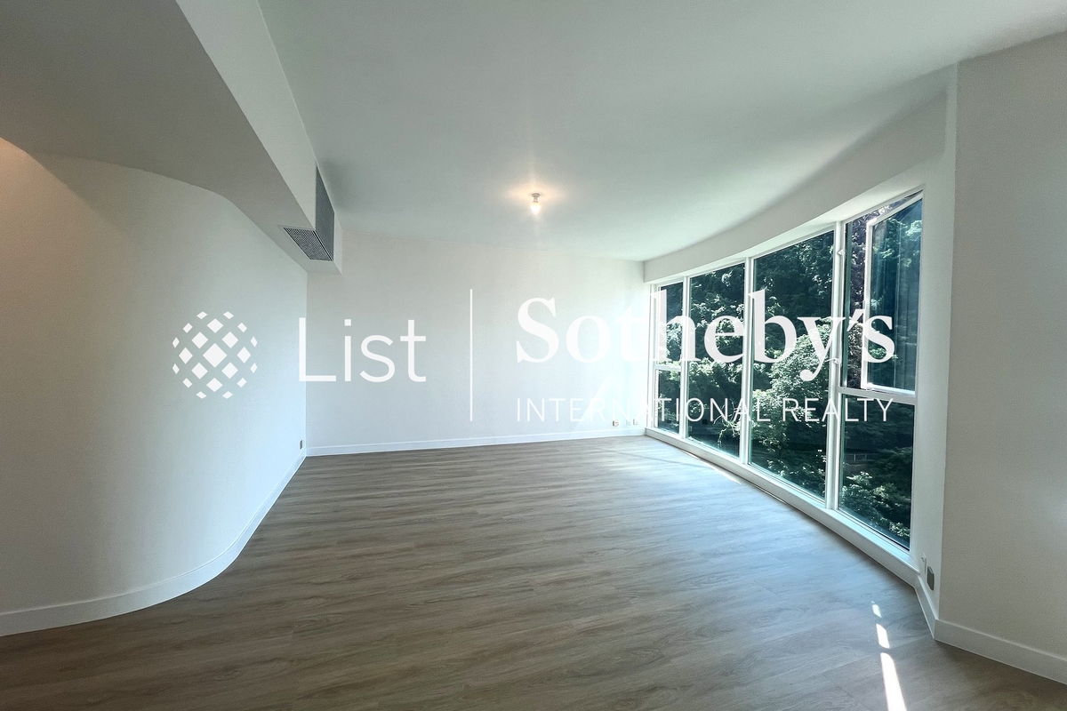 Hillsborough Court 曉峰閣 | Living Room