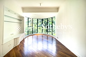 Hillsborough Court 曉峰閣 | Living and Dining Room
