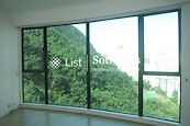 Hillsborough Court 曉峰閣 | Living and Dining Room