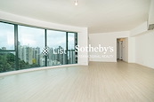 Hillsborough Court 曉峰閣 | Living and Dining Room