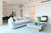 Hillsborough Court 晓峰阁 | Living and Dining Room