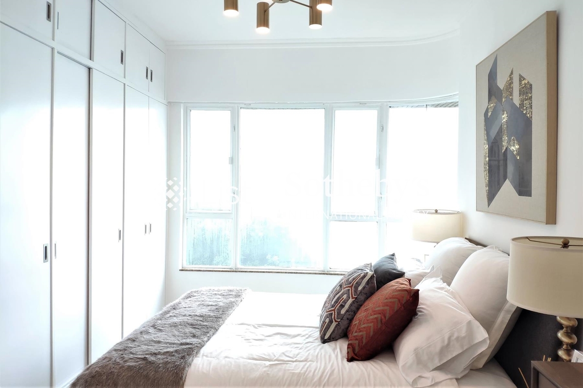 Hillsborough Court 曉峰閣 | Master Bedroom