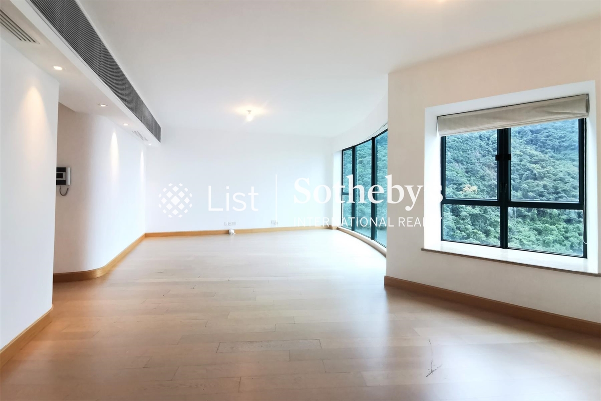 Hillsborough Court 晓峰阁 | Living and Dining Room