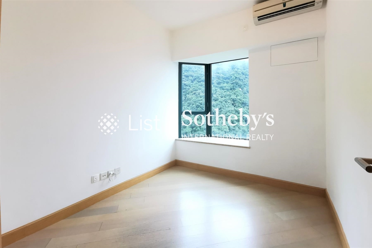 Hillsborough Court 晓峰阁 | Third Bedroom