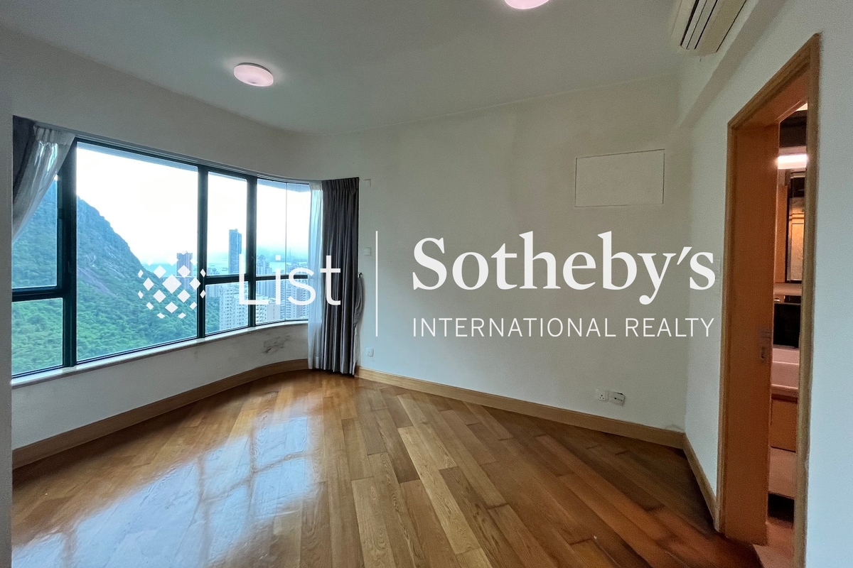 Hillsborough Court 曉峰閣 | Master Bedroom