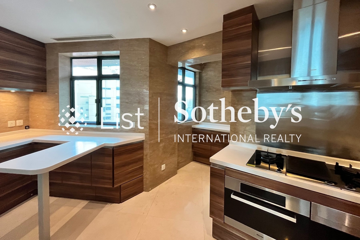 Hillsborough Court 曉峰閣 | Kitchen