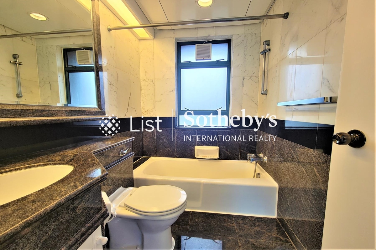 Hillsborough Court 曉峰閣 | Master Bedroom