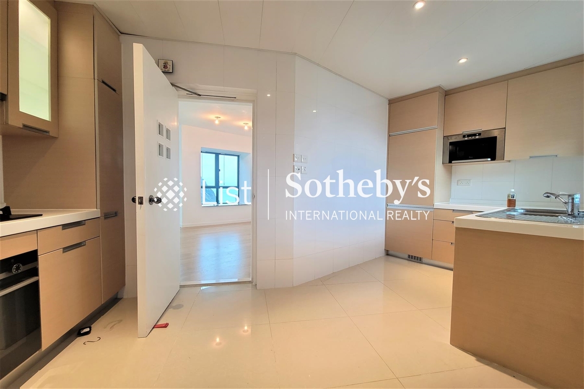 Hillsborough Court 曉峰閣 | Kitchen