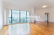 Hillsborough Court 曉峰閣 | Living and Dining Room