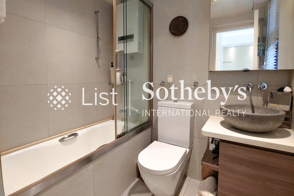 Wing Fook Court 永福閣 | Master Bathroom