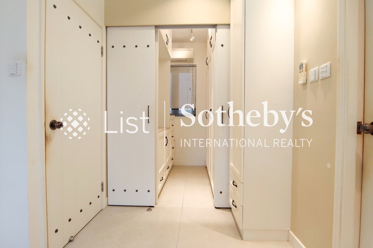 Wing Fook Court 永福閣 | Walk-in Closet in Master Bedroom 