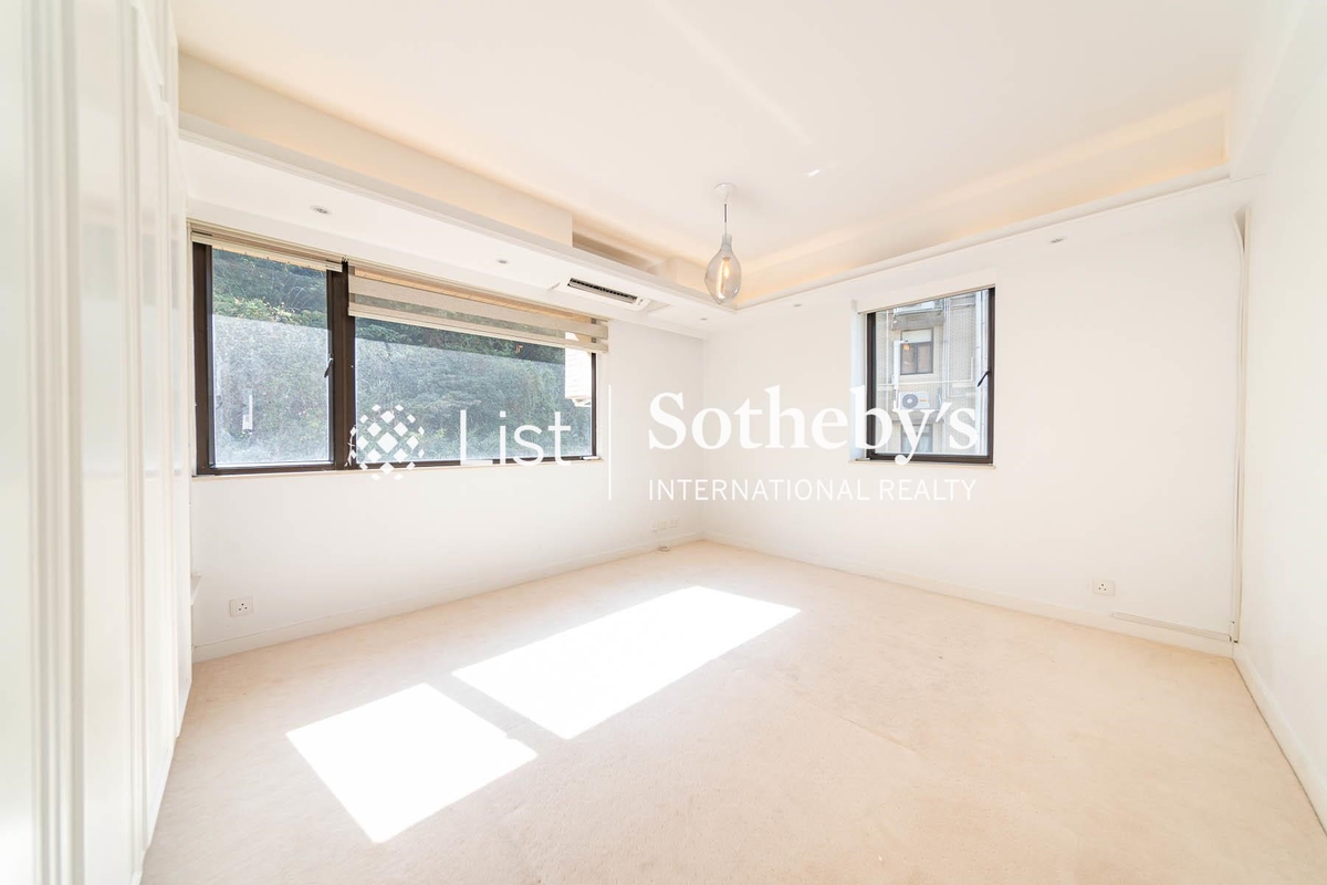 Sakura Court 金櫻閣 | Third Bedroom