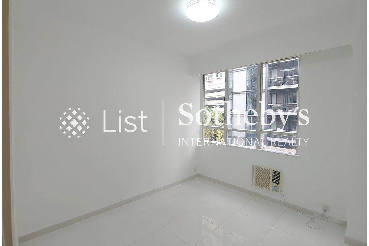 Phoenix Court 鳳凰閣 | Second Bedroom