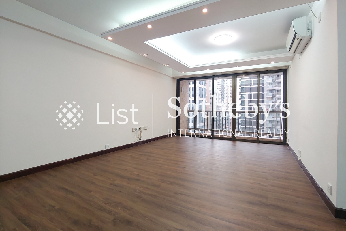 Phoenix Court 鳳凰閣 | Living Room