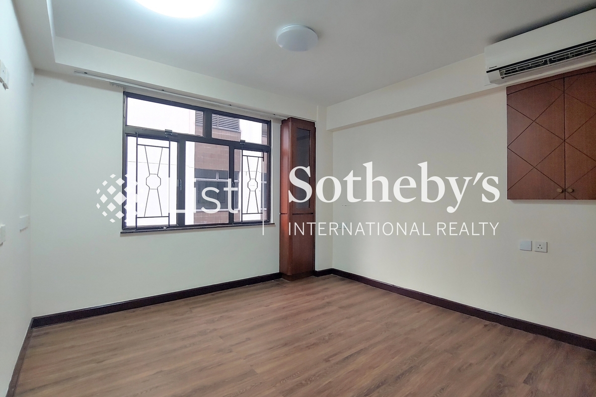 Phoenix Court 鳳凰閣 | Master Bedroom