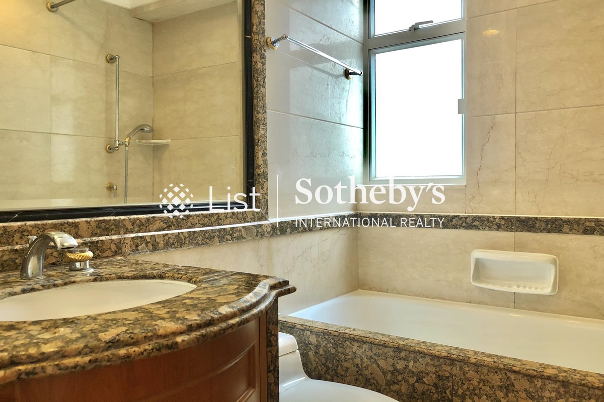 Valverde 蔚皇居 | Guest Bathroom