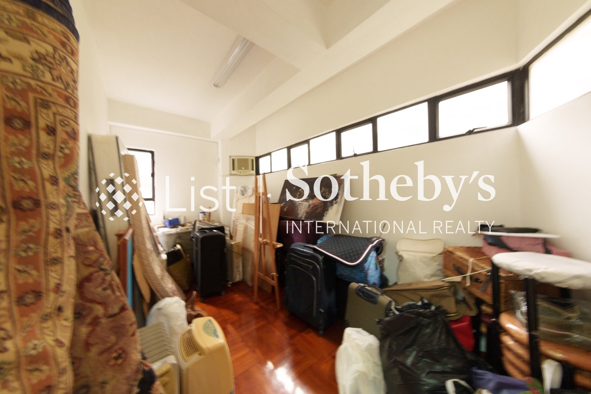 Kennedy Heights 堅麗閣 | Storeroom