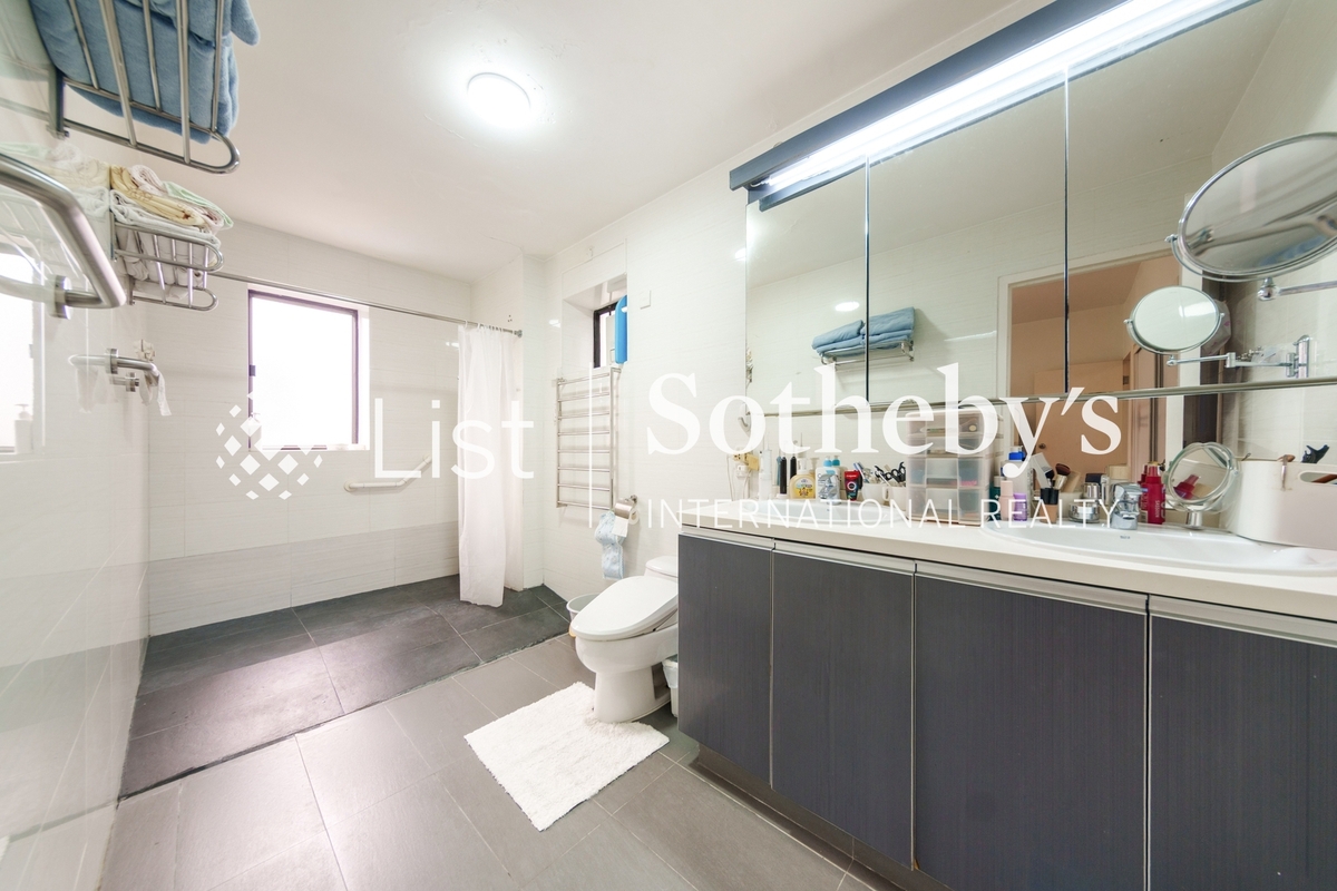 Kennedy Heights 堅麗閣 | Master Bathroom