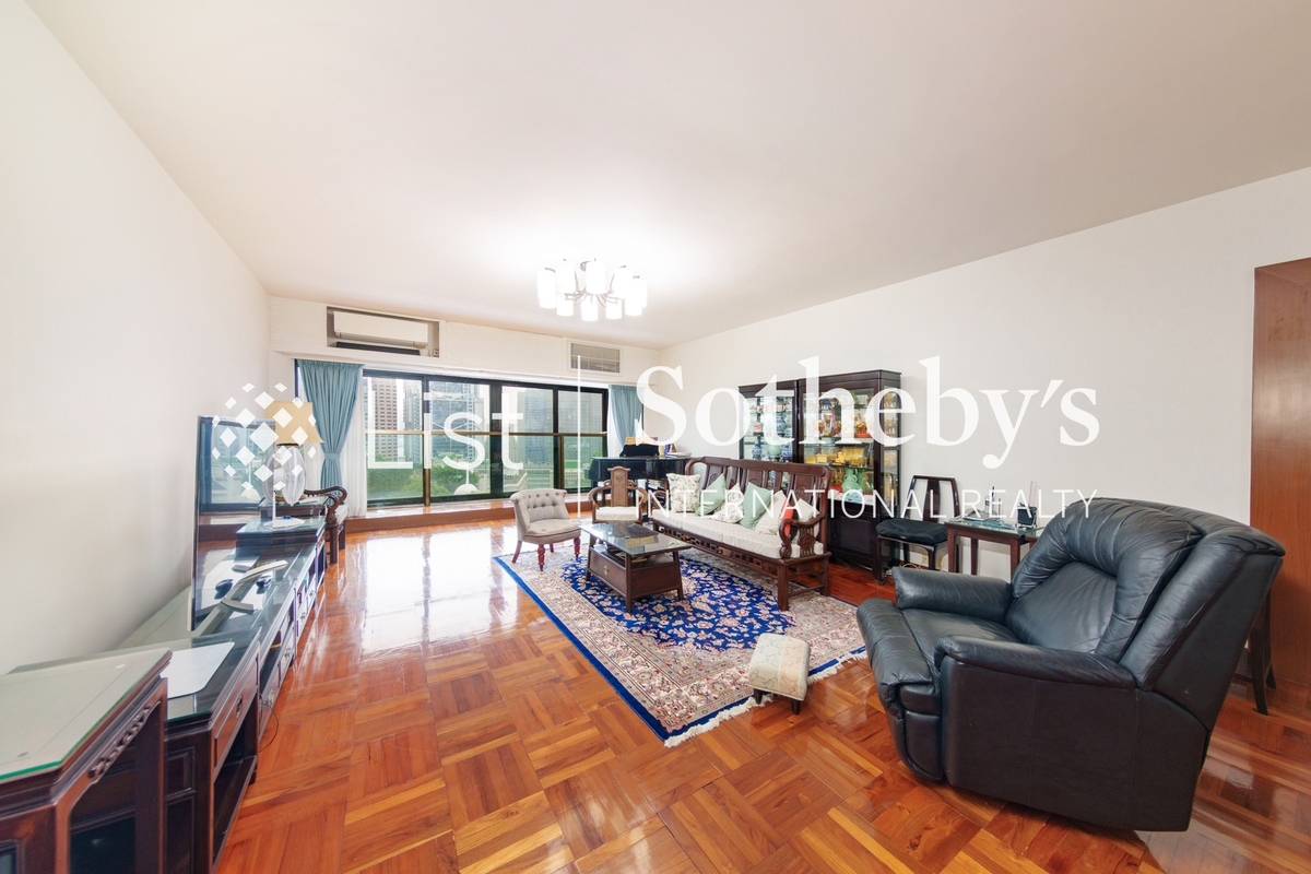 Kennedy Heights 堅麗閣 | Living Room