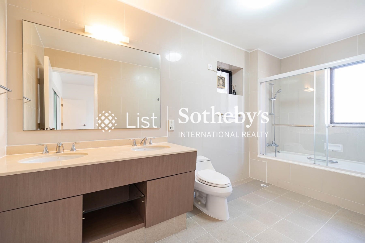 Kennedy Heights 堅麗閣 | Master Bathroom