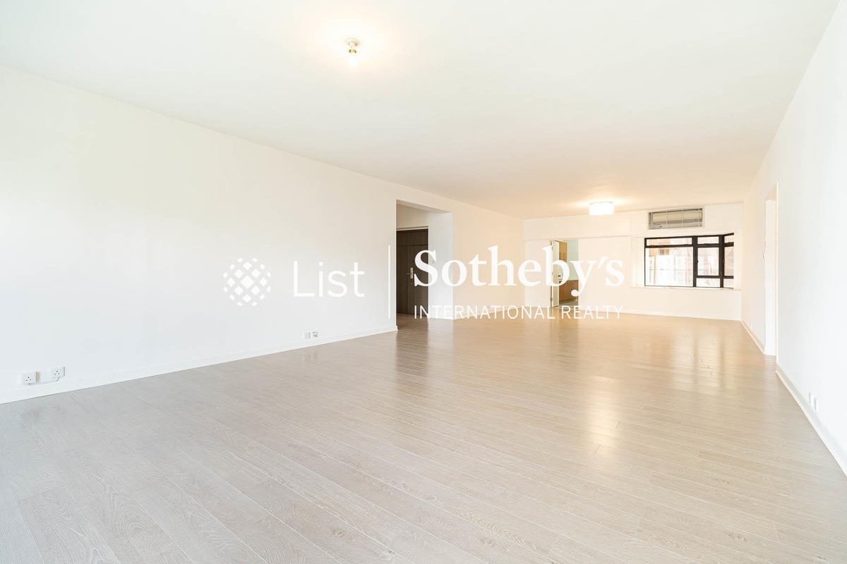 Kennedy Heights 堅麗閣 | Living and Dining Room