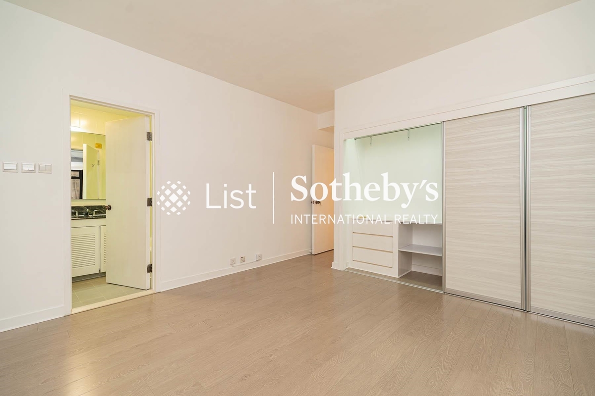 Kennedy Heights 堅麗閣 | Built-in Wardrobe in Second Ensuite Bedroom