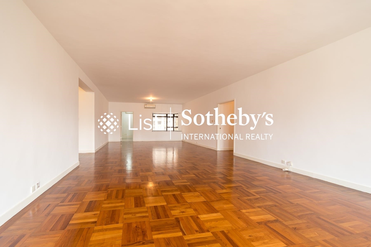 Kennedy Heights 堅麗閣 | Living and Dining Room