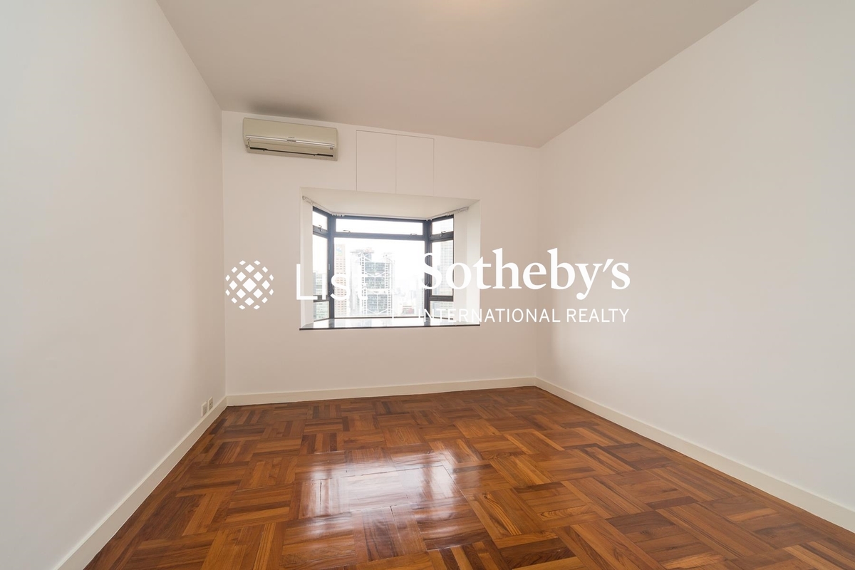 Kennedy Heights 堅麗閣 | Third Bedroom