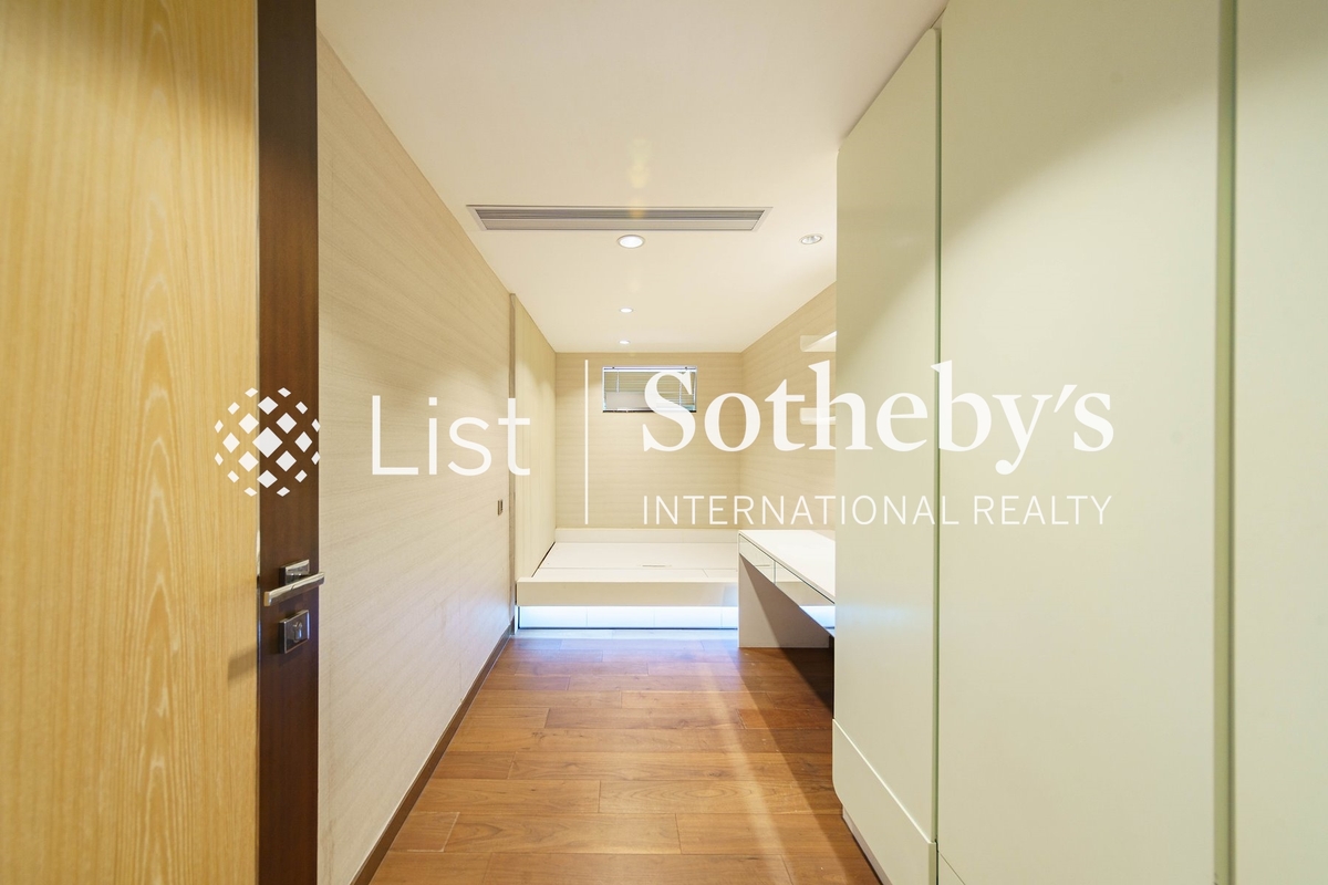 Kennedy Heights 堅麗閣 | Third Bedroom