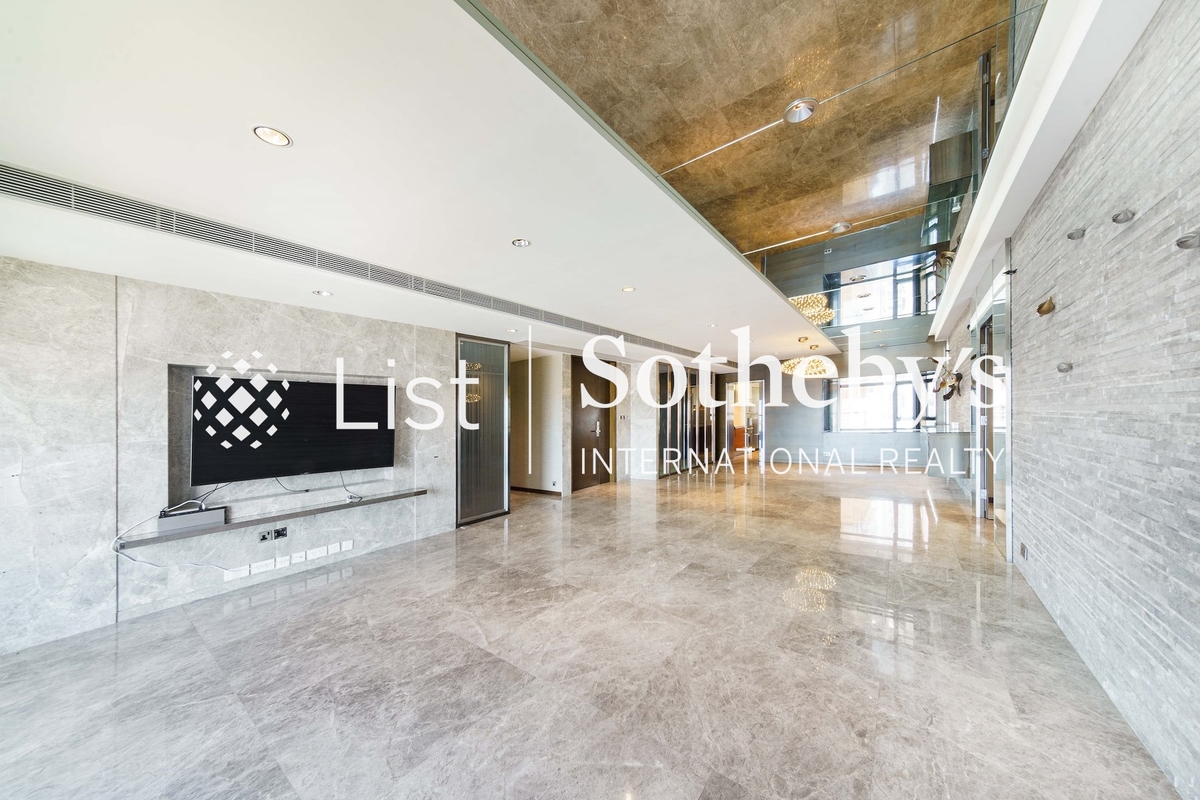 Kennedy Heights 堅麗閣 | Living and Dining Room