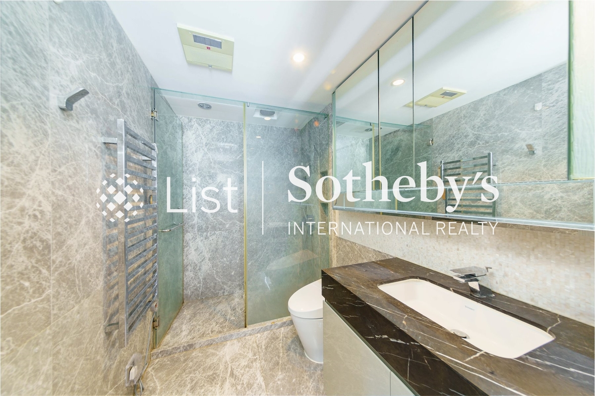 Kennedy Heights 堅麗閣 | Master Bathroom