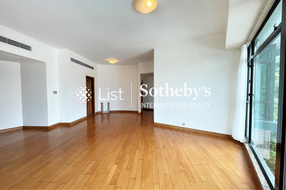 Fairlane Tower 寶雲山莊 | Living and Dining Room