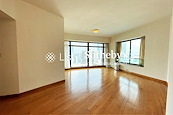 Fairlane Tower 宝云山庄 | Living and Dining Room